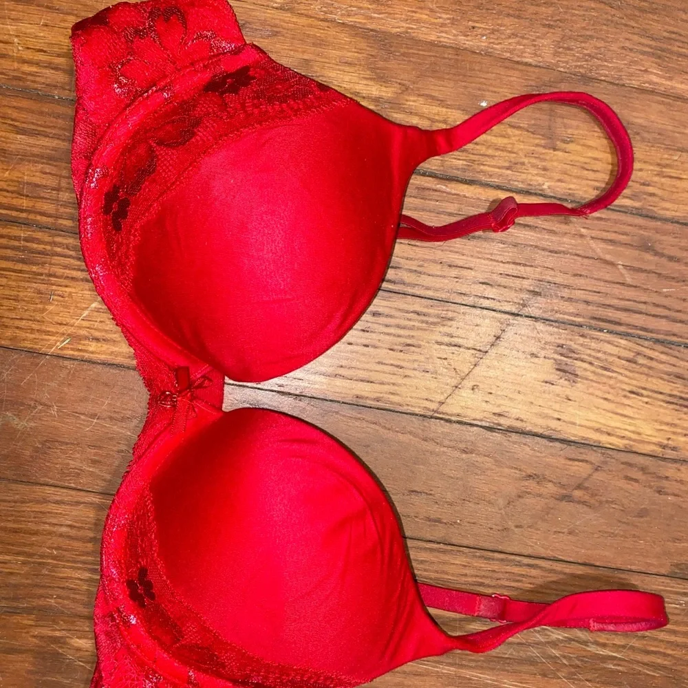 Red Victoria’s Secret Bra Size 34B - Picture 2 of 6